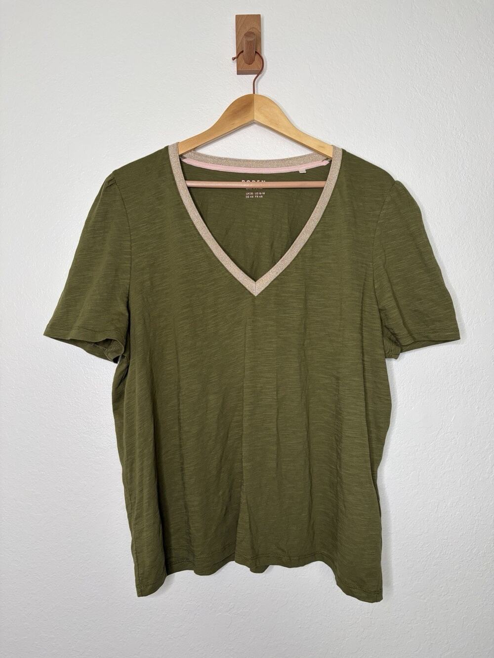 Boden Olive Green Metallic Trim V-Neck T-Shirt Cotton Women's Size 16-18